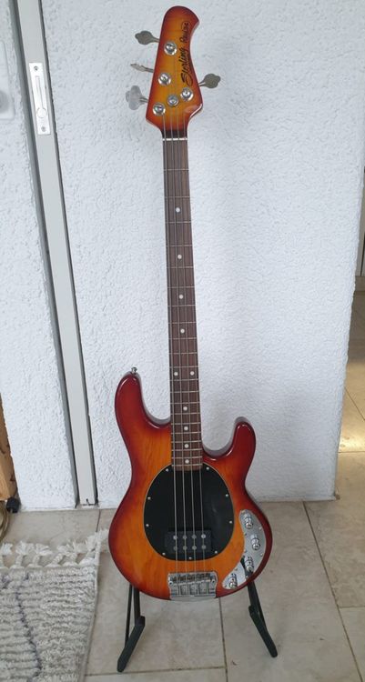 Music Man Musikinstrumente: Sterling by Music Man StingRay RAY34 Honey Burst Bass – Gebraucht aus Bassersdorf von CorinneK36 1
