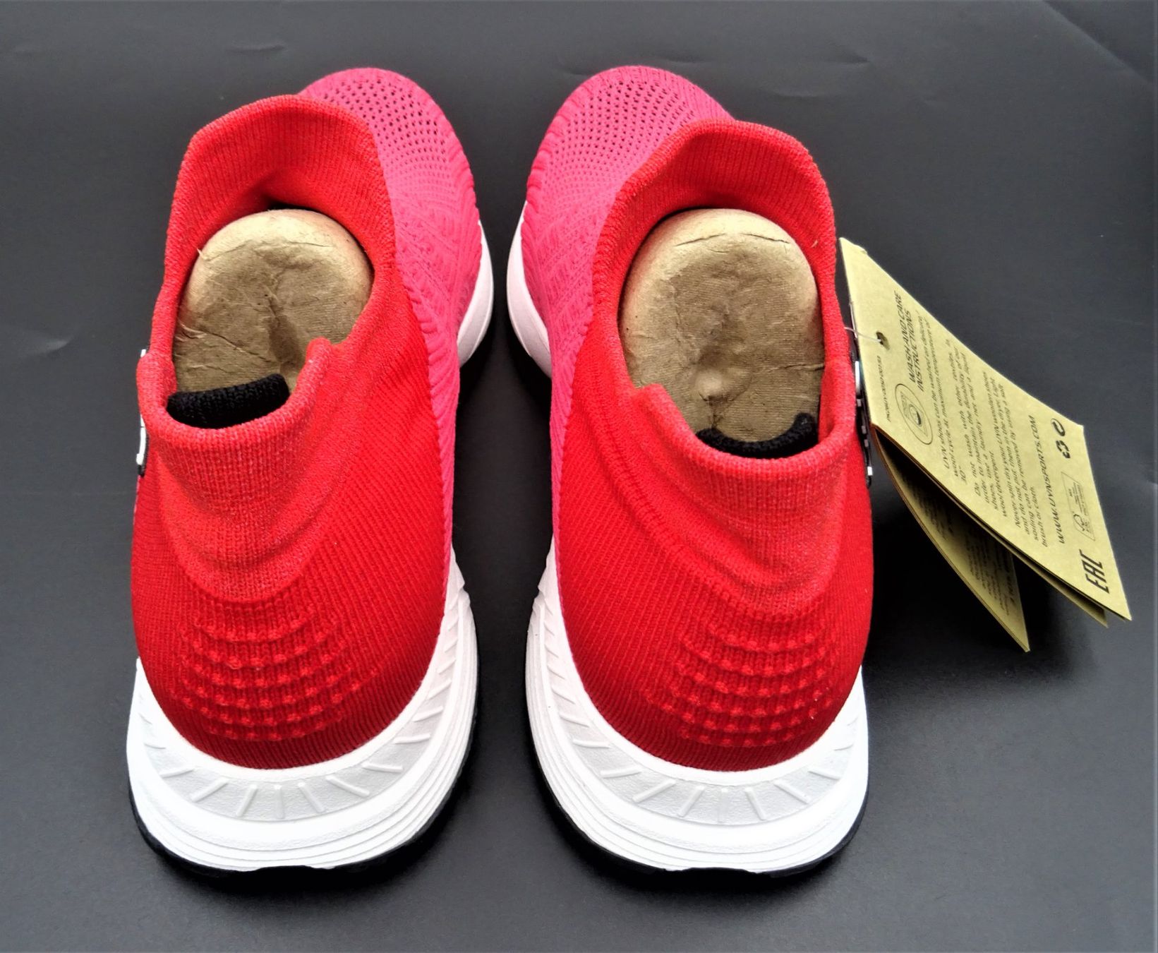 UYN Scarpe da donna: UYN FREE FLOW MASTER, PINK/ORANGE, GR. 37 – Nuovo (secondo la descrizione) da Winterthur venduto da Restwert_Winterthur 1