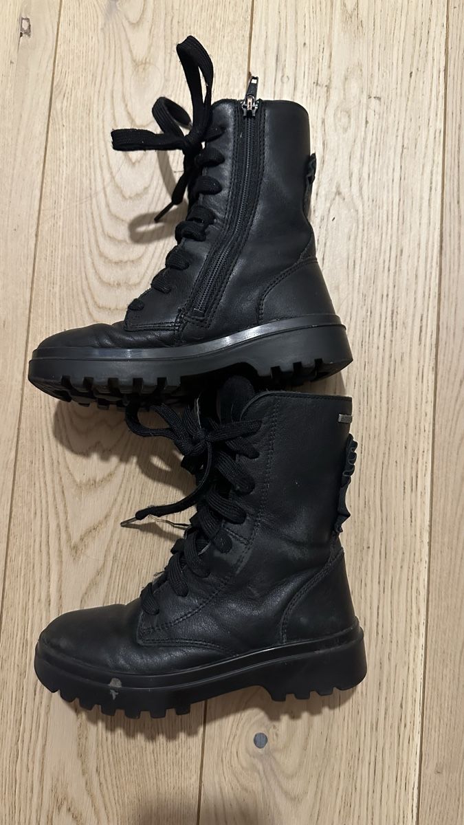 Superfit Scarpe per ragazze: Superfit Black Leather Boots Size 28 Used – Usato da Troinex venduto da AnnaAbanin
