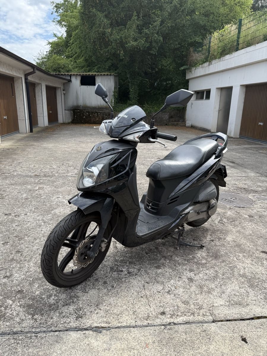 Sym Strada: SYM Symphony SR 125 / Frisch ab MFK / Defekt – Difettoso da Basel venduto da nov_m266