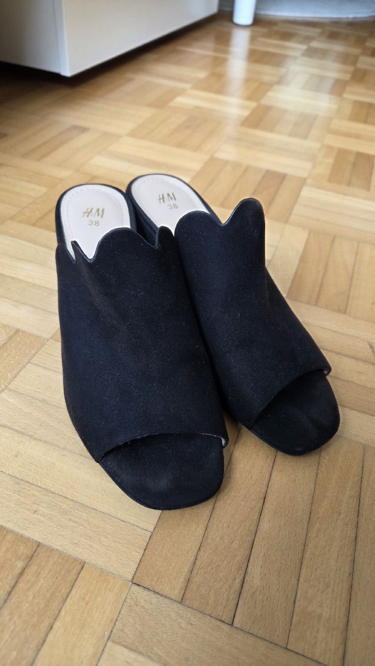 H&M Scarpe da donna: Suede Mules – Usato da Zürich venduto da jul_l28v 1