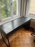 Schwarzes Pult