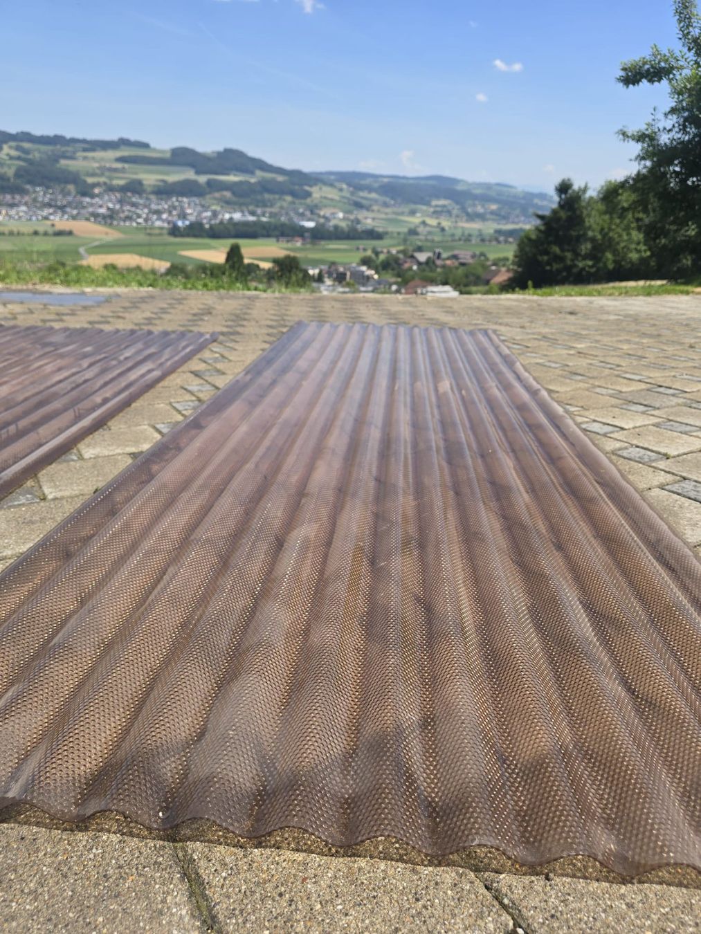 Servierplatten: 2 Stk SINUS Wabenstruktur Blech in der Farbe bronze – Gebraucht aus Winikon von Profi-Line 2