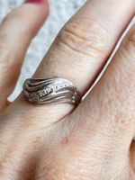 Damenring mit weisser Steinwelle, elegance (54)