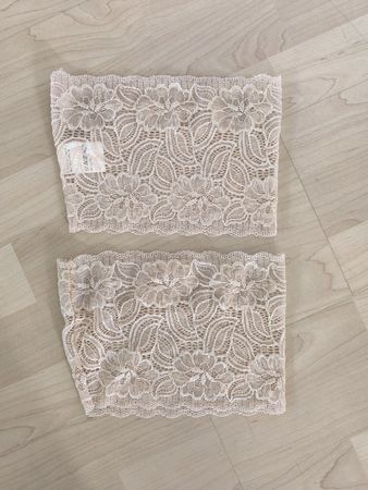 Beige Spitzen Oberschenkelbänder Grösse M