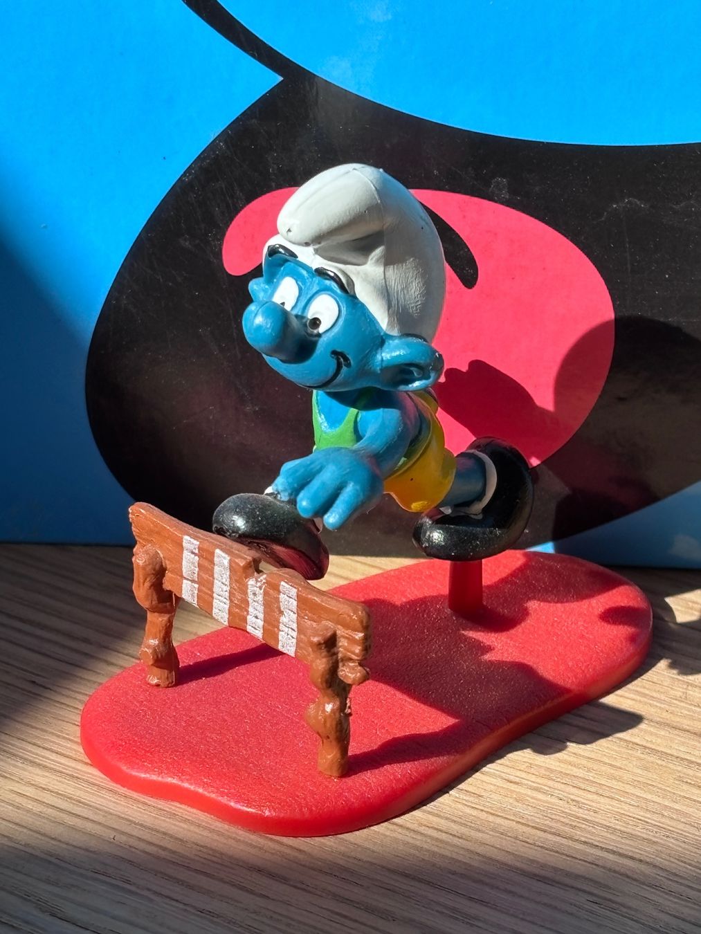 Schleich Figuren: Hürdenläufer-Schlumpf – Gebraucht aus Lyss von Duckszone
