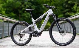 Canyon Spectral ON Cf 7.900Wh L/Xl Carbon 400km top 6399Chf