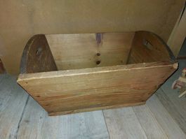Sehr schöne Holztruhe