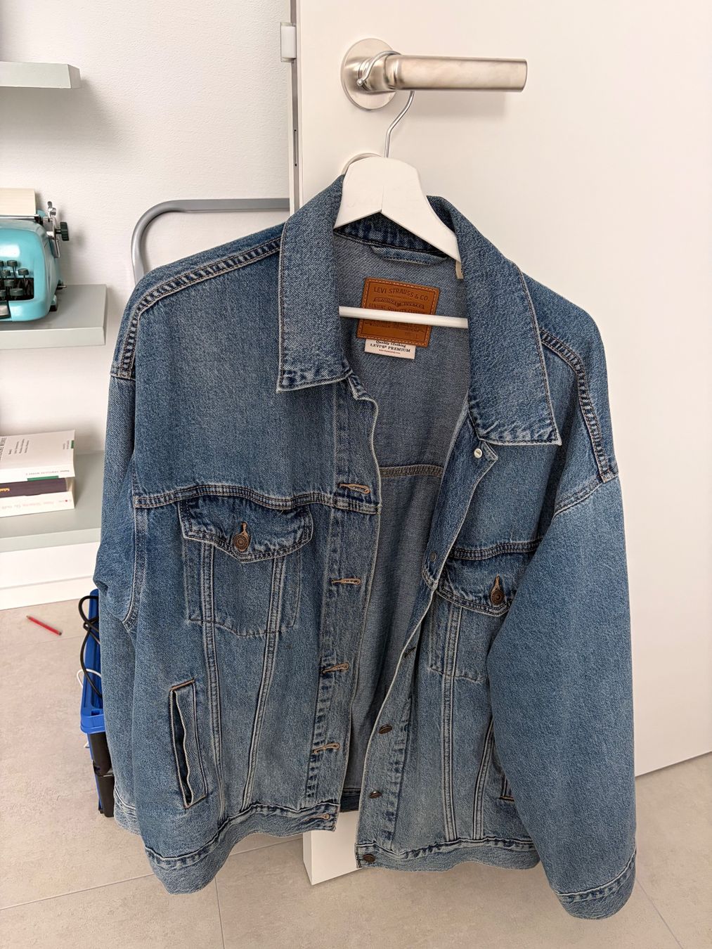 Levi's Giacche: Levi‘s oversized Jeansjacke – Usato da Luzern venduto da ram_n6lr