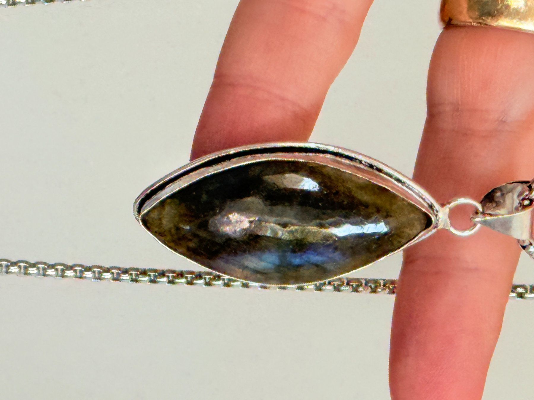 Colliers: Labradorite necklace – Neuf avec emballage d'origine à Genève par AGBERG 7