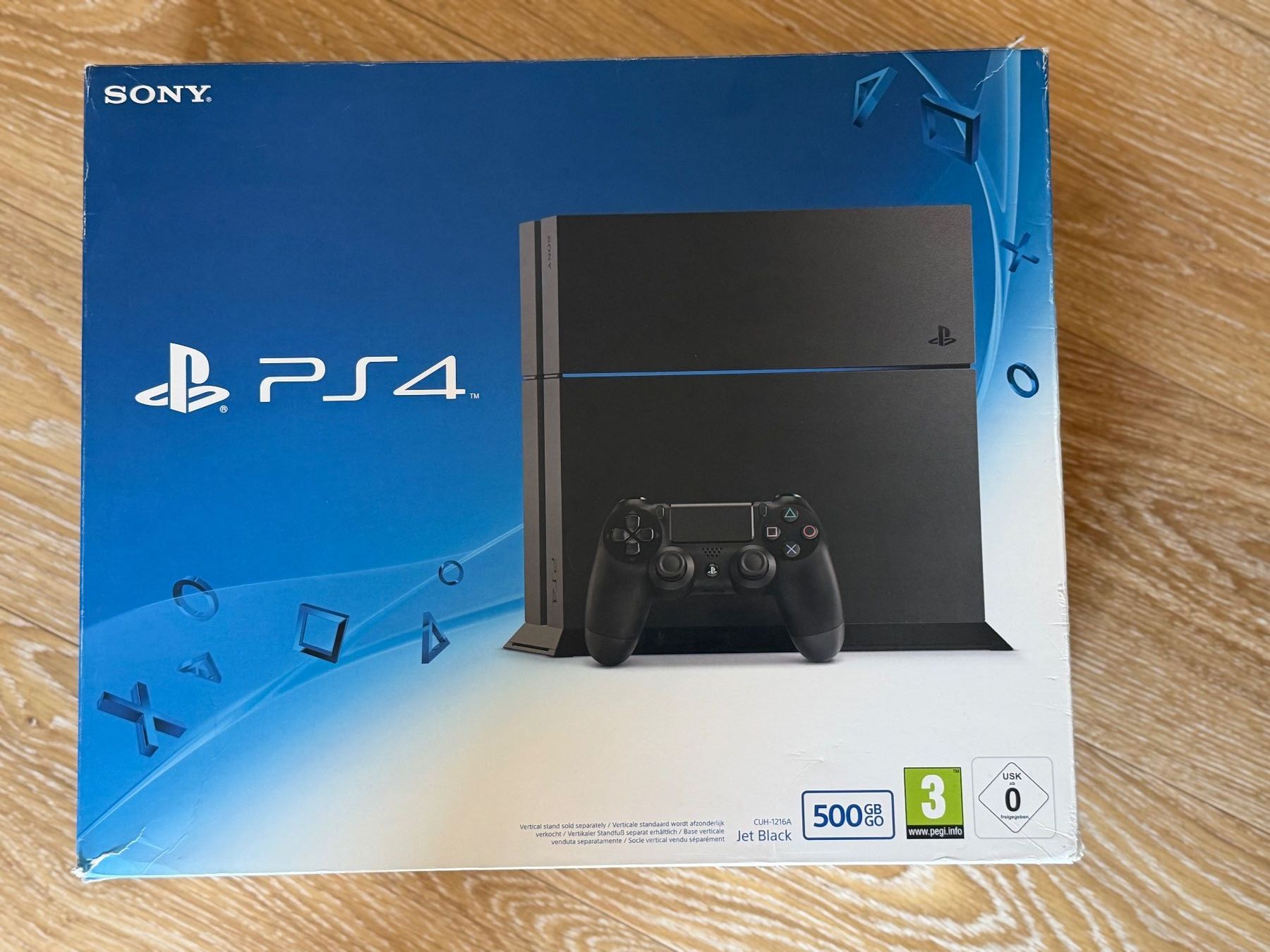 Sony Console: PS4, 2 Controller & 4 Games - Fast ungebraucht – Usato da Zürich venduto da Manosh_Zurich 1