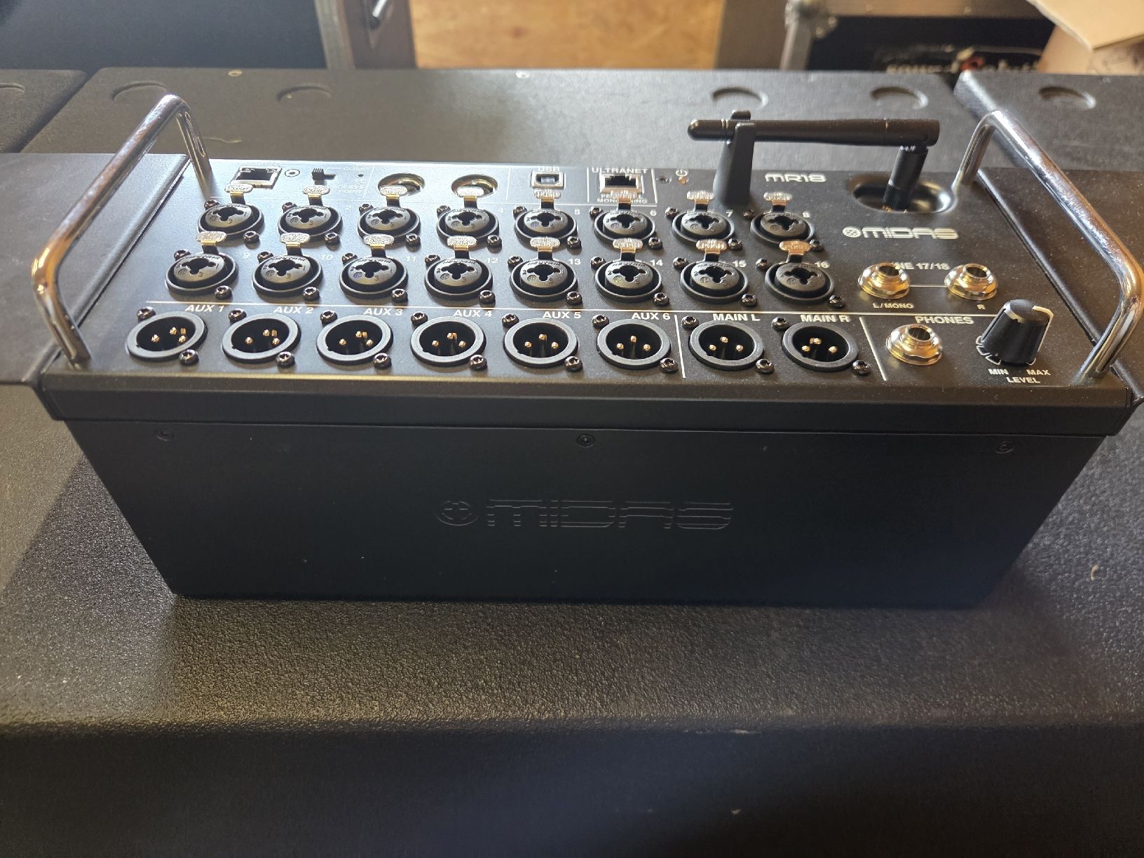 Midas Platines de mixage: Midas MR18 Rackmischer – D'occasion à Gurzelen par racerduck