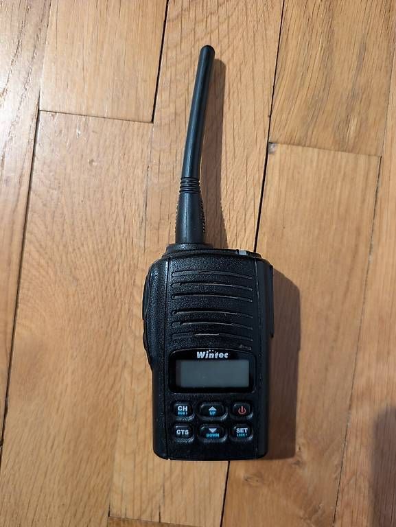 Radiocomunicazione: Wintec LP-5402E Funkgerät Gleitschirm – Usato da Bern venduto da Fetteperson 1