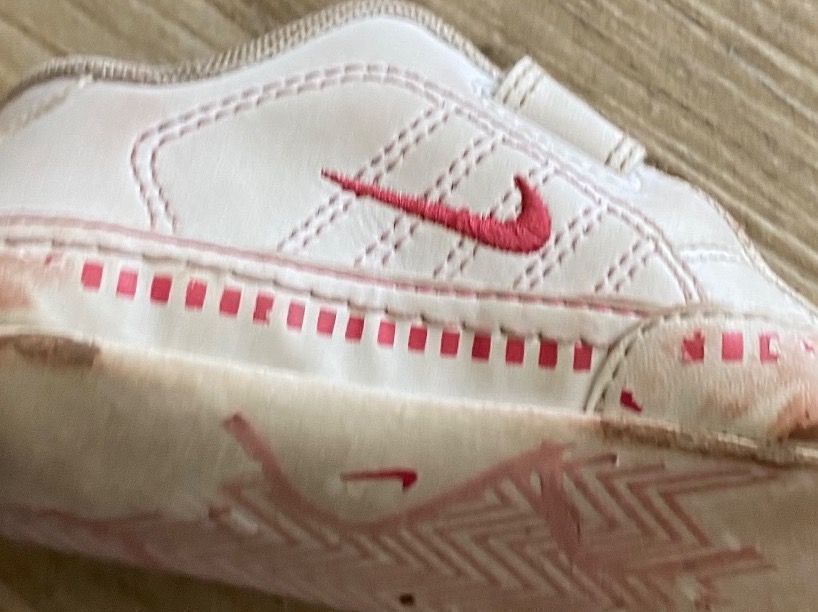 Nike Scarpe per ragazzi: gebrauchte Nike Turnschuhe Gr. 19.5 – Usato da Goldau venduto da AdrianSZ 3
