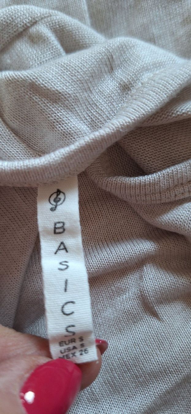 Stradivarius T-Shirts: Stradivarius, pull beige – Neu und originalverpackt aus Lussery-Villars von pousinete02 3