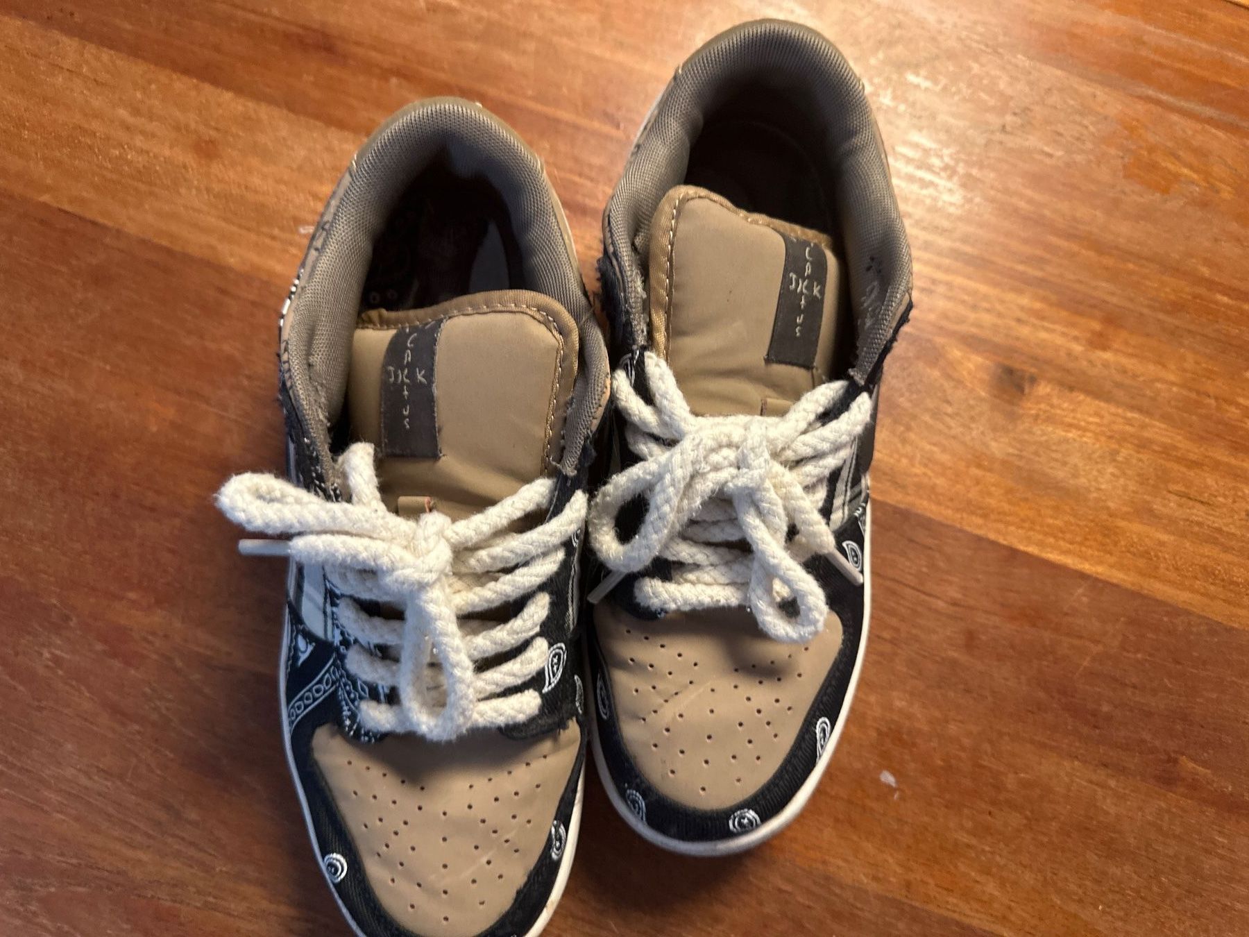 Nike Chaussures hommes: Nike Dunk Low Travis Scott Sneakers – D'occasion à Hittnau par Theoldwise 1