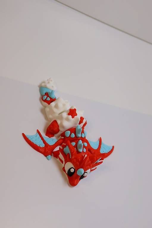 Figuren: 3D Drache beweglich Infernia Spielzeug Drache mit Ei – Gebraucht aus Oetwil am See von Protoplot 3