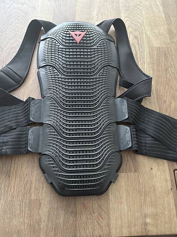 Dainese Protezioni & Imbottiture: Dainese Manis Rückenprotektor (M) – Usato da Glattpark(Opfikon) venduto da pul_mlg2 1