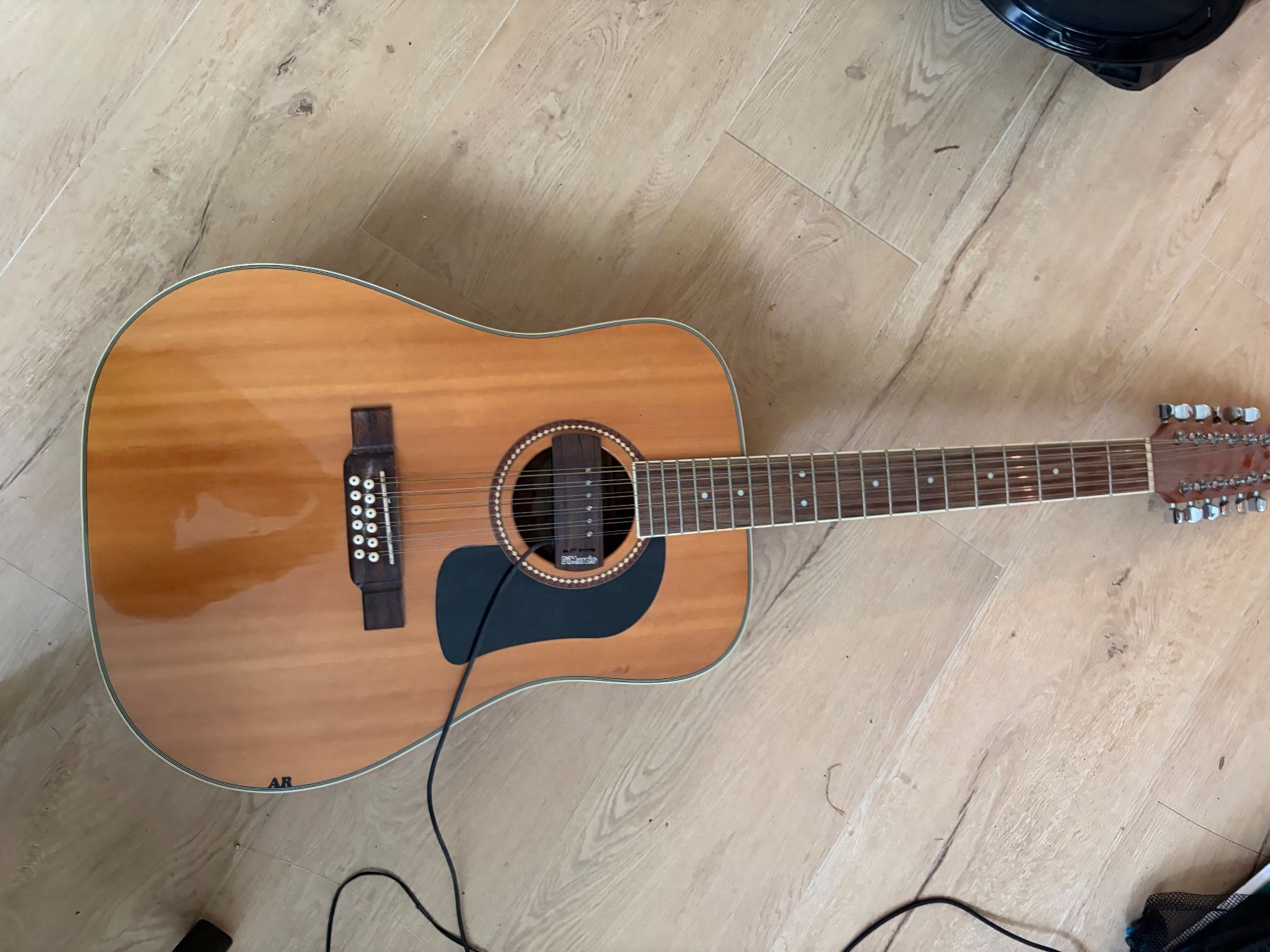 Washburn Strumenti musicali: Diverses guitares – Usato da Martigny venduto da Thy1 5