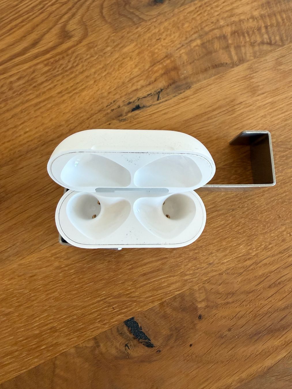 Apple Kopfhörer: APPLE AirPods 4 Charging Case – Gebraucht aus Lausanne von Nine1982 1