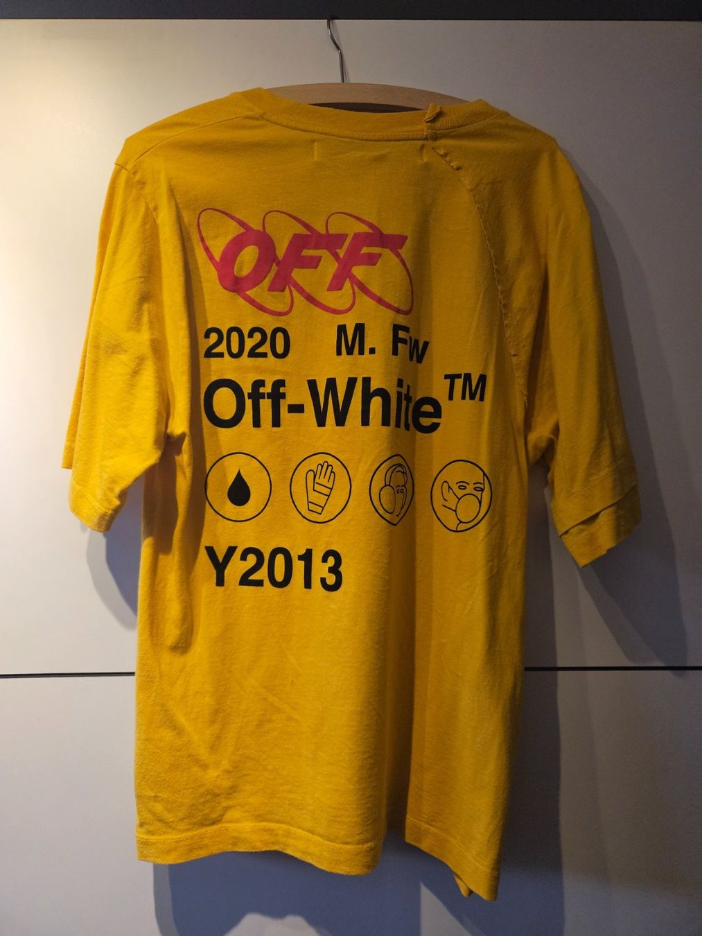 Off-White T-shirts: Off White industrial – D'occasion à Thun par D.m.x