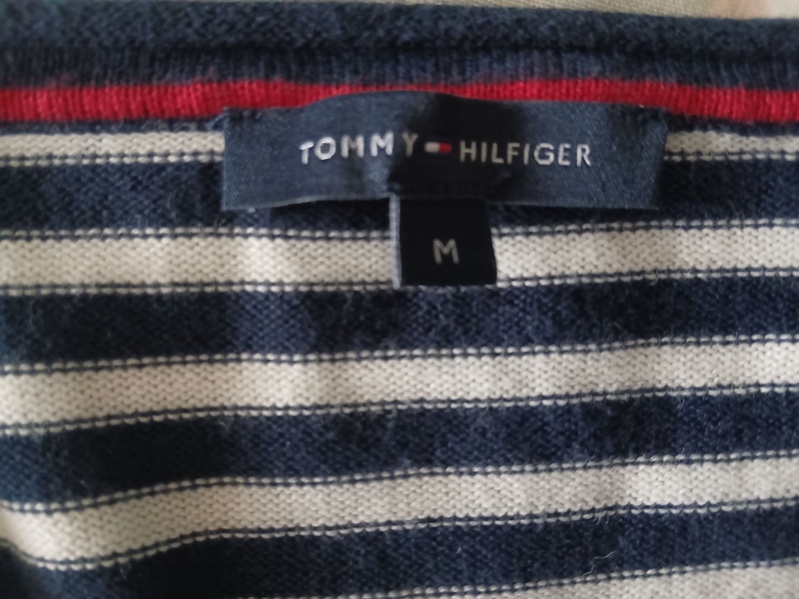 Tommy Hilfiger Top: Tommy Hilfiger striped top, medium - 100 cotton essential! – Usato da Watt venduto da Tomaf 2