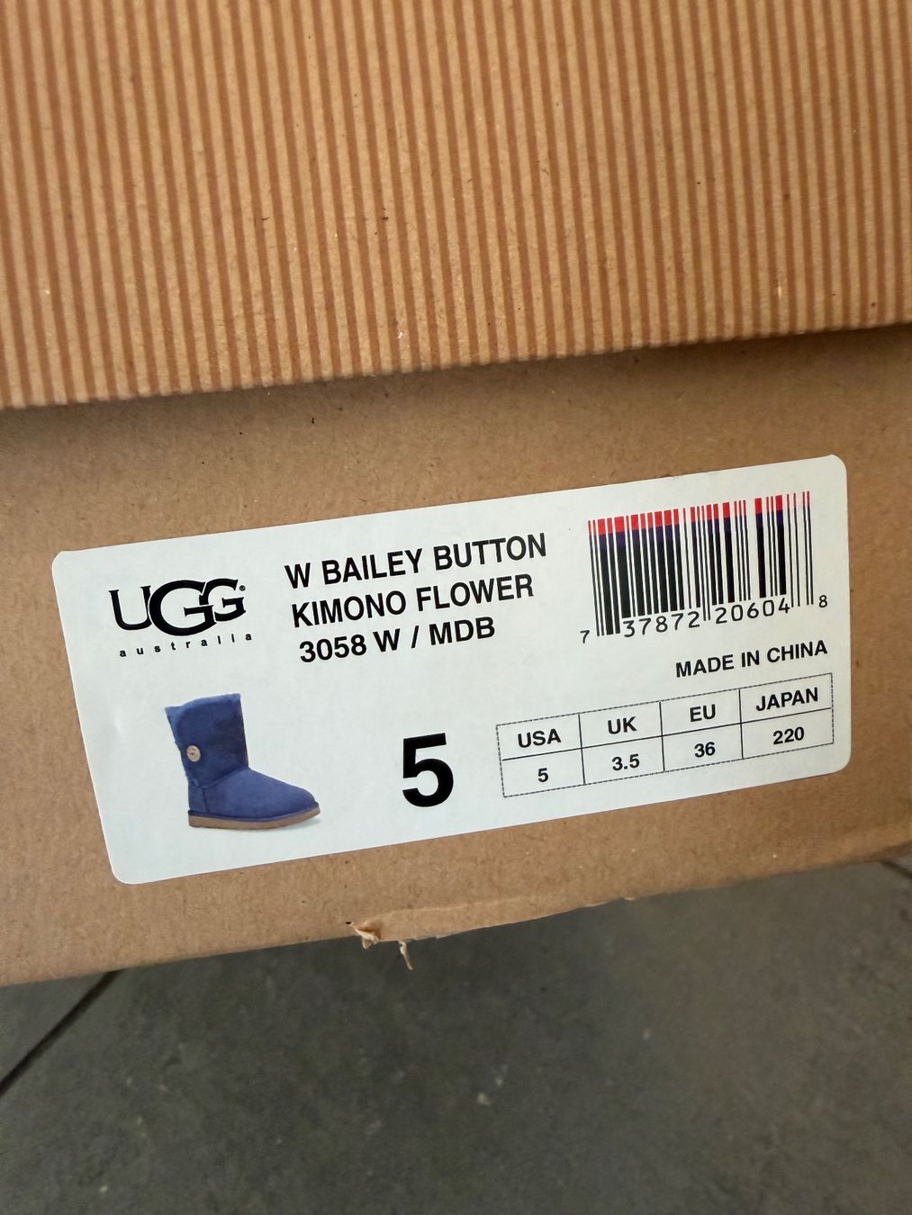 Ugg Scarpe da donna: Neu!! Original UGG Bailey Button Kimono Boots – Nuovo e nell'imballaggio originale da Steffisburg venduto da elle013 4