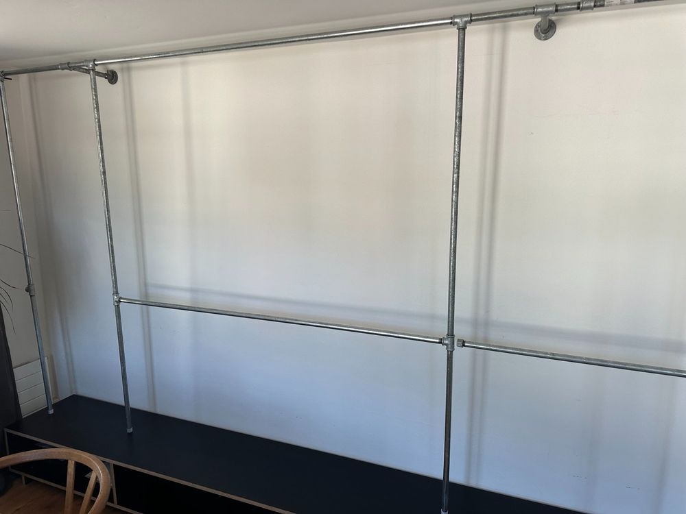 Guardaroba: Industrial Designer Garderobe – Usato da Freienbach venduto da Elenaheinz