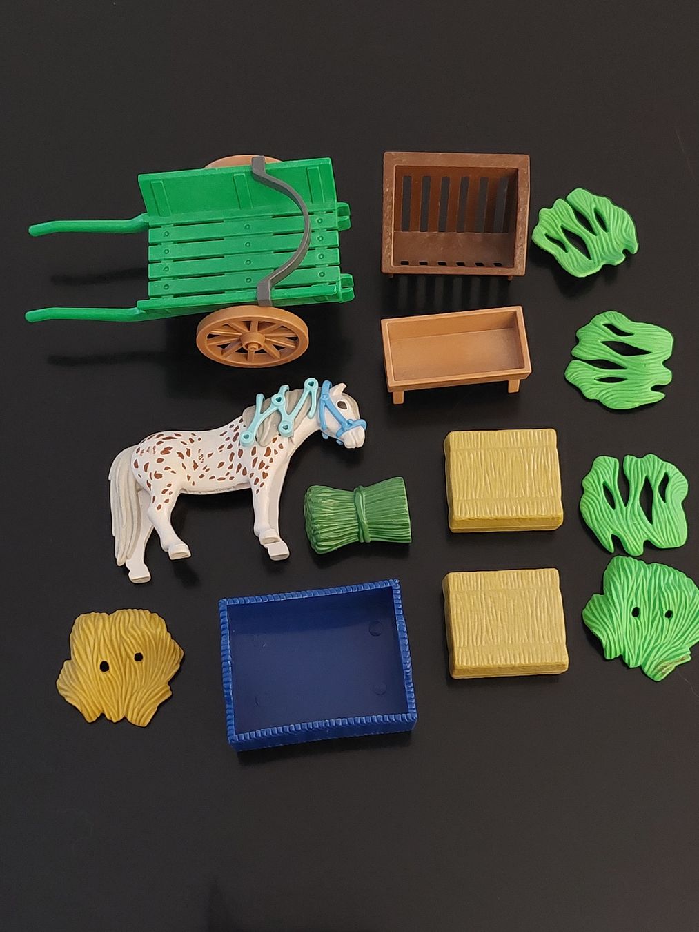 Playmobil Giocattoli: Playmobil Pony mit  Handkarren, Stroh usw. – Usato da Zetzwil venduto da lanst08 1