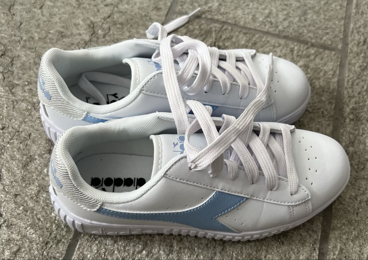 Scarpe da donna: 2 Paar Damen Sneaker Gr. 36 – Usato da chur venduto da Ika11 4
