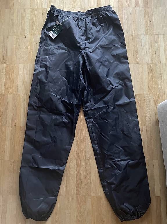 Hosen: Regenhose NEU – Gebraucht aus Fribourg von samsam04
