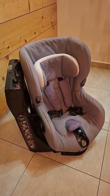Seggiolini per auto: Siège auto bébé confort – Usato da Arbaz venduto da kil_hng8 1