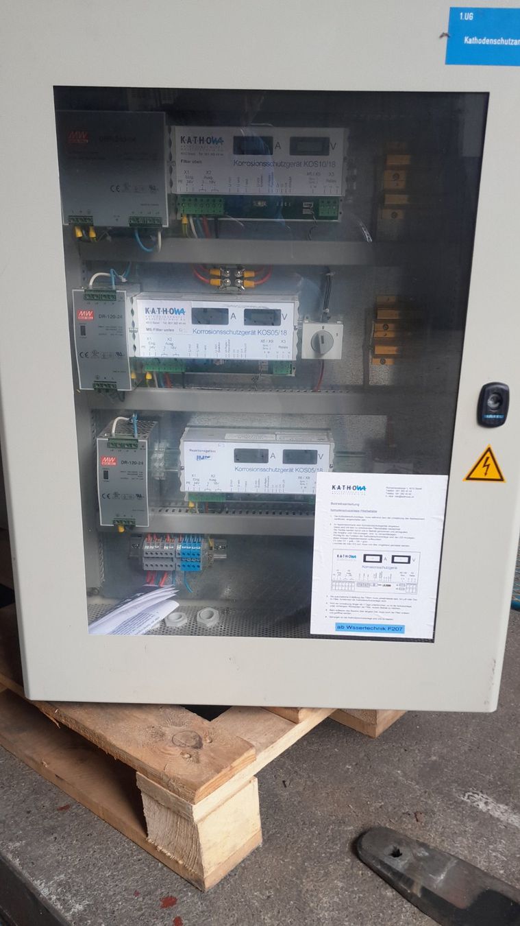 Alimentazione elettrica: Steuerschrank mit Inhalt – Usato da Unteriberg venduto da Wisipower