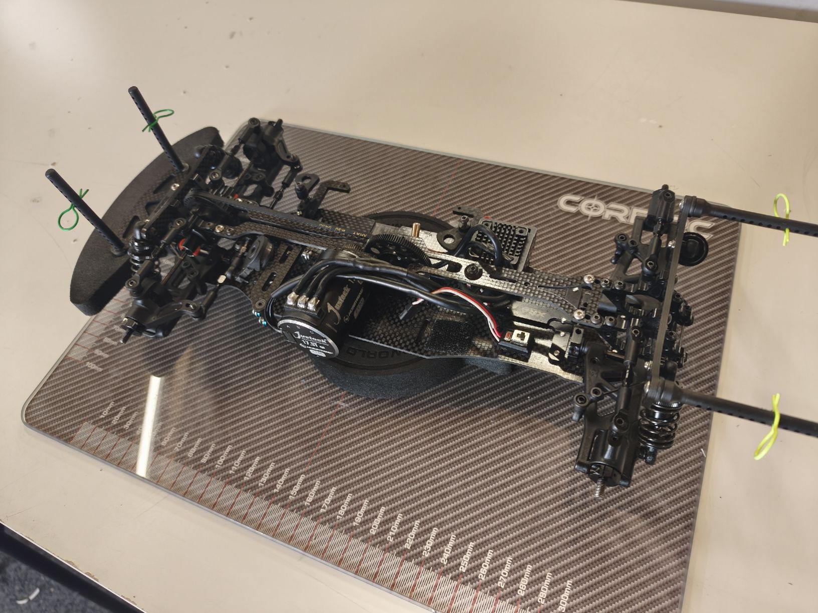 XRay RC Kits de montage: XRAY T4F 2021 Carbon  – D'occasion à Schweizersholz par Toni2000 2
