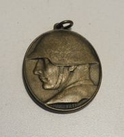 1918 antikes Millitär Abzeichen  3 x 3.5 cm