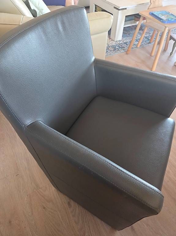 Sessel: Lederstühle – Gebraucht aus Höri von fab_w7p5 1