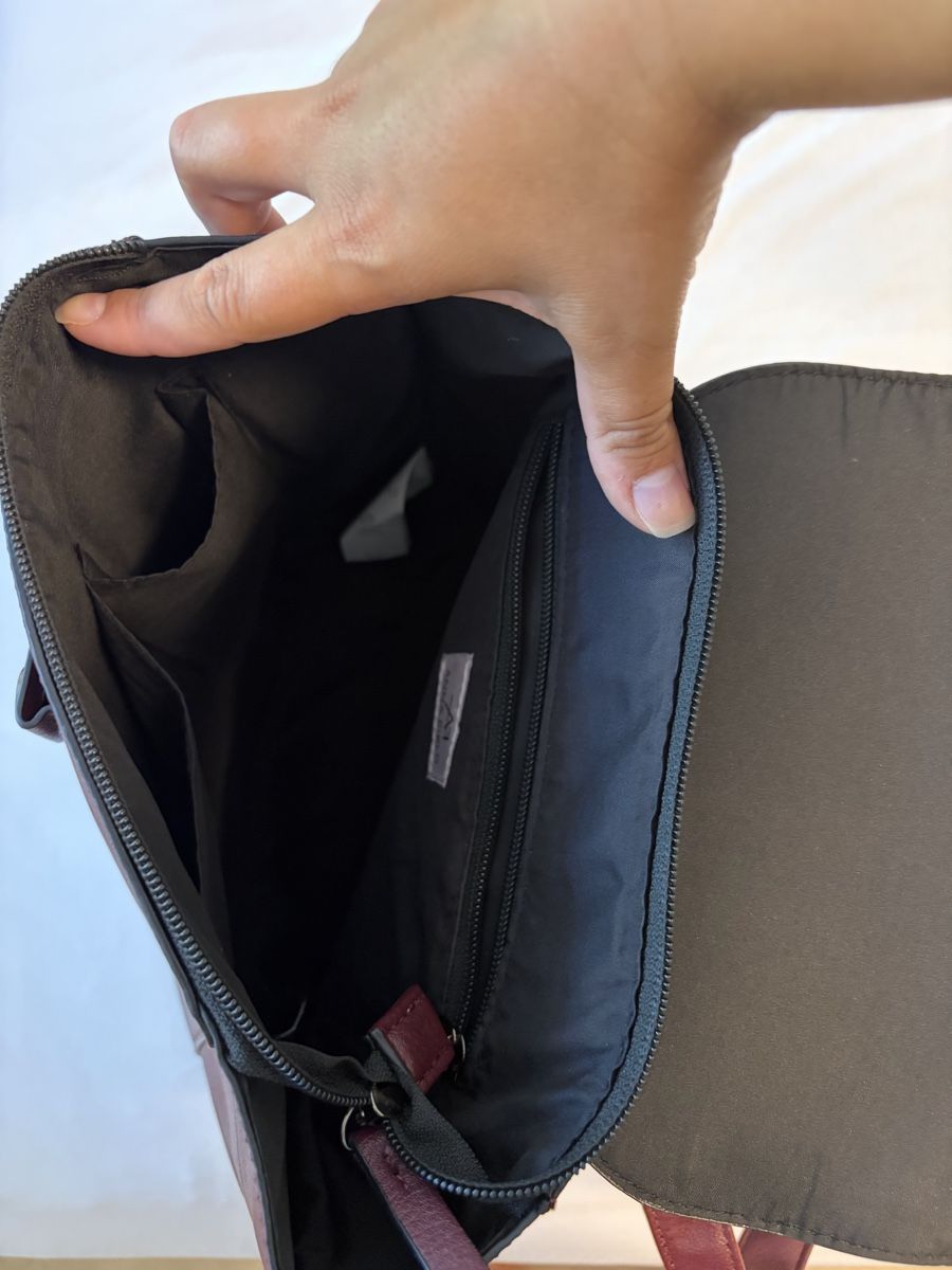 Zaini: Rucksack dunkelrot Kunstleder guter Zustand – Nuovo (secondo la descrizione) da Nussbaumen AG venduto da aline.ha 2