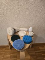 Elektrische Reinigungsbürste mit vielen Aufsätzen