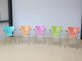 Arne Jacobsen Series 7 Armlehnstuhl 3207 | Fritz Hansen
