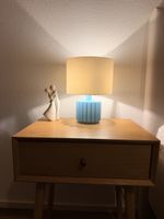 „KATE” – moderne Tischleuchte mit warmweissem Licht
