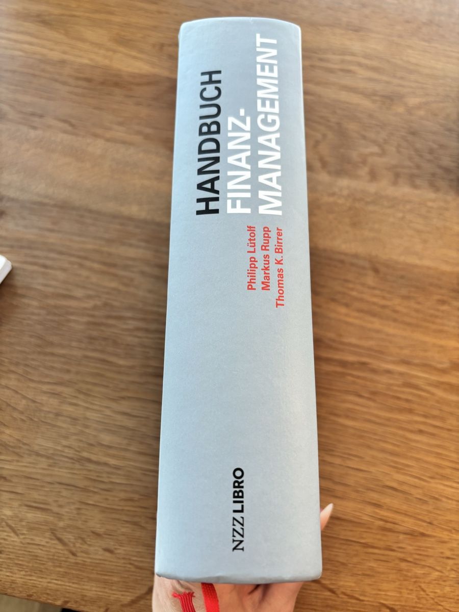 Bücher: Buch Handbuch Finanzmanagement – Gebraucht aus Muhen von Claudi1985 2