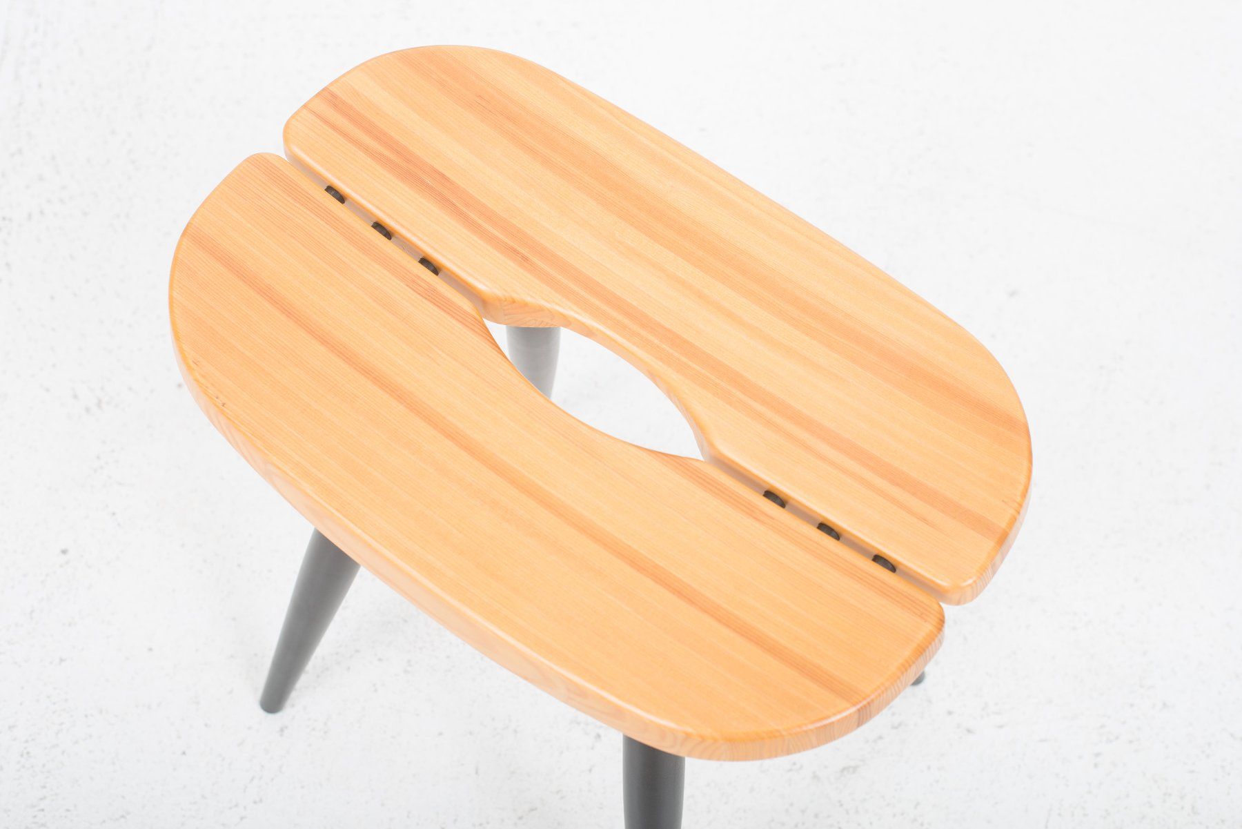 Artek Sgabelli: Artek Pirkka Hocker von Ilmari Tapiovaara – Usato da Zürich venduto da STUZH38 3