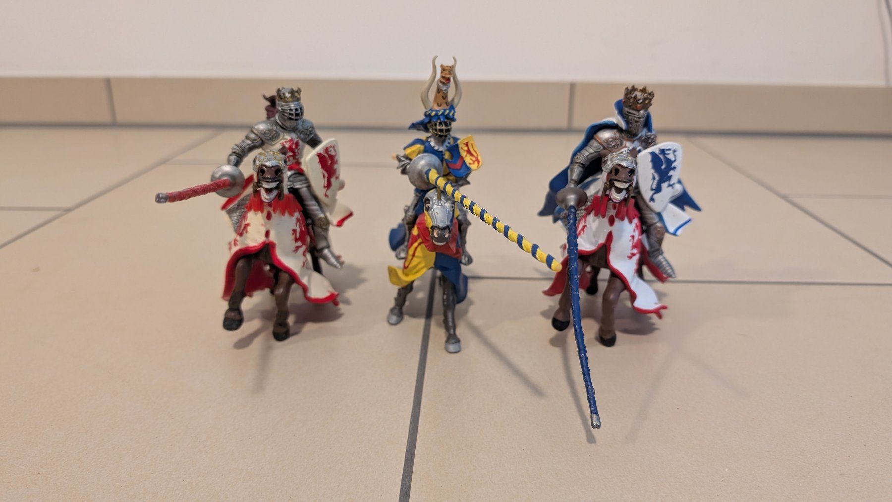 Statuette: Ritterfiguren aus Kunststoff – Usato da Dübendorf venduto da movana 1