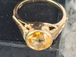 Goldring mit gelbem Citrin/Saphir 750 Gold gestempelt 6 gr.