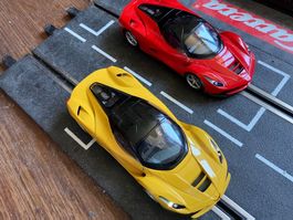 2 Carrera 132 Ferrari " LaFerrari " Streetcar gelb / rot