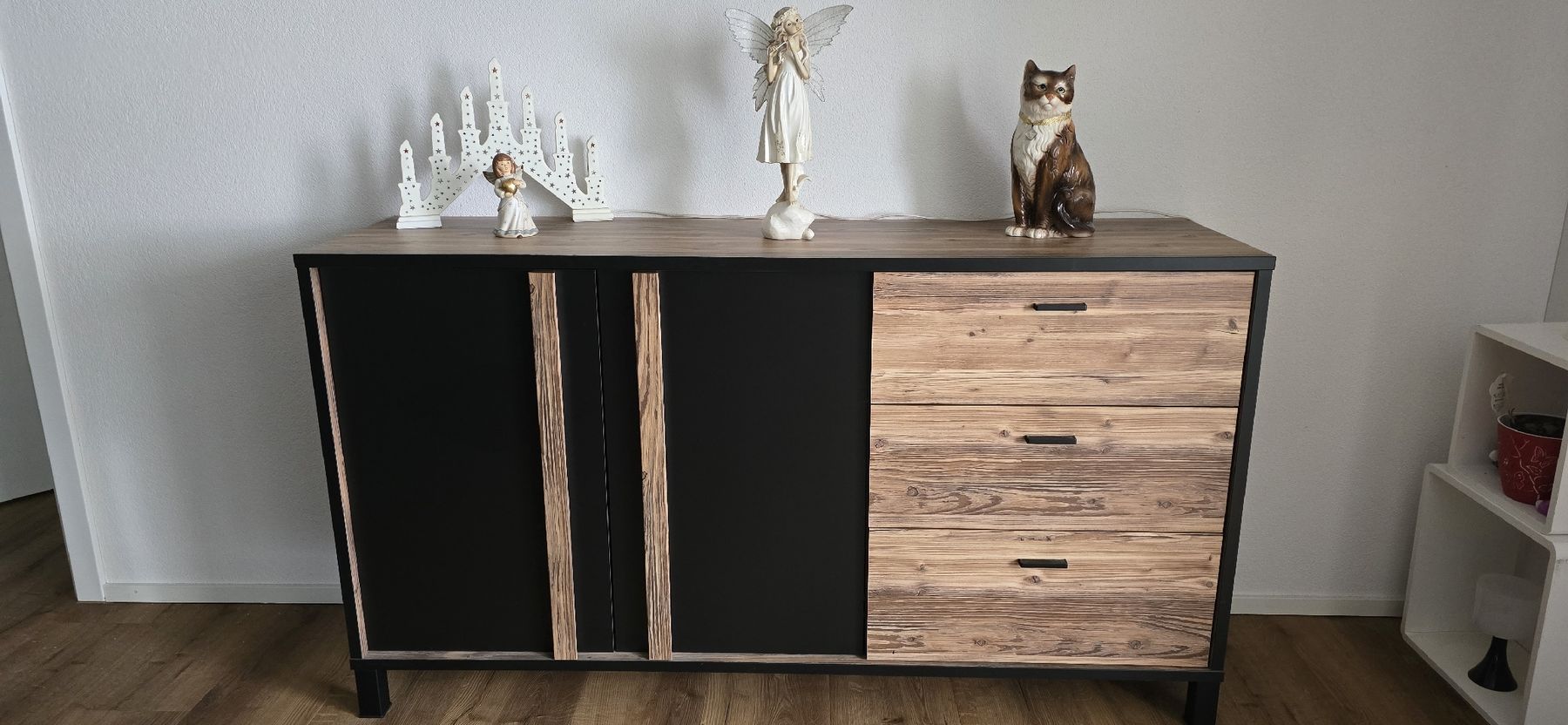 Tische: Wohnzimmer-Einrichtung – Gebraucht aus Dussnang von Minio 1