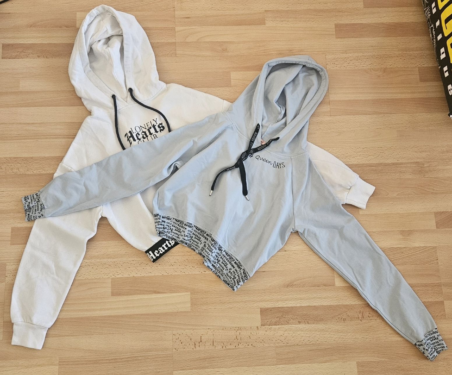 Maglioni & Felpe: 2 gecroppte Kapuzenpullover S – Usato da Thun venduto da bia_crh9