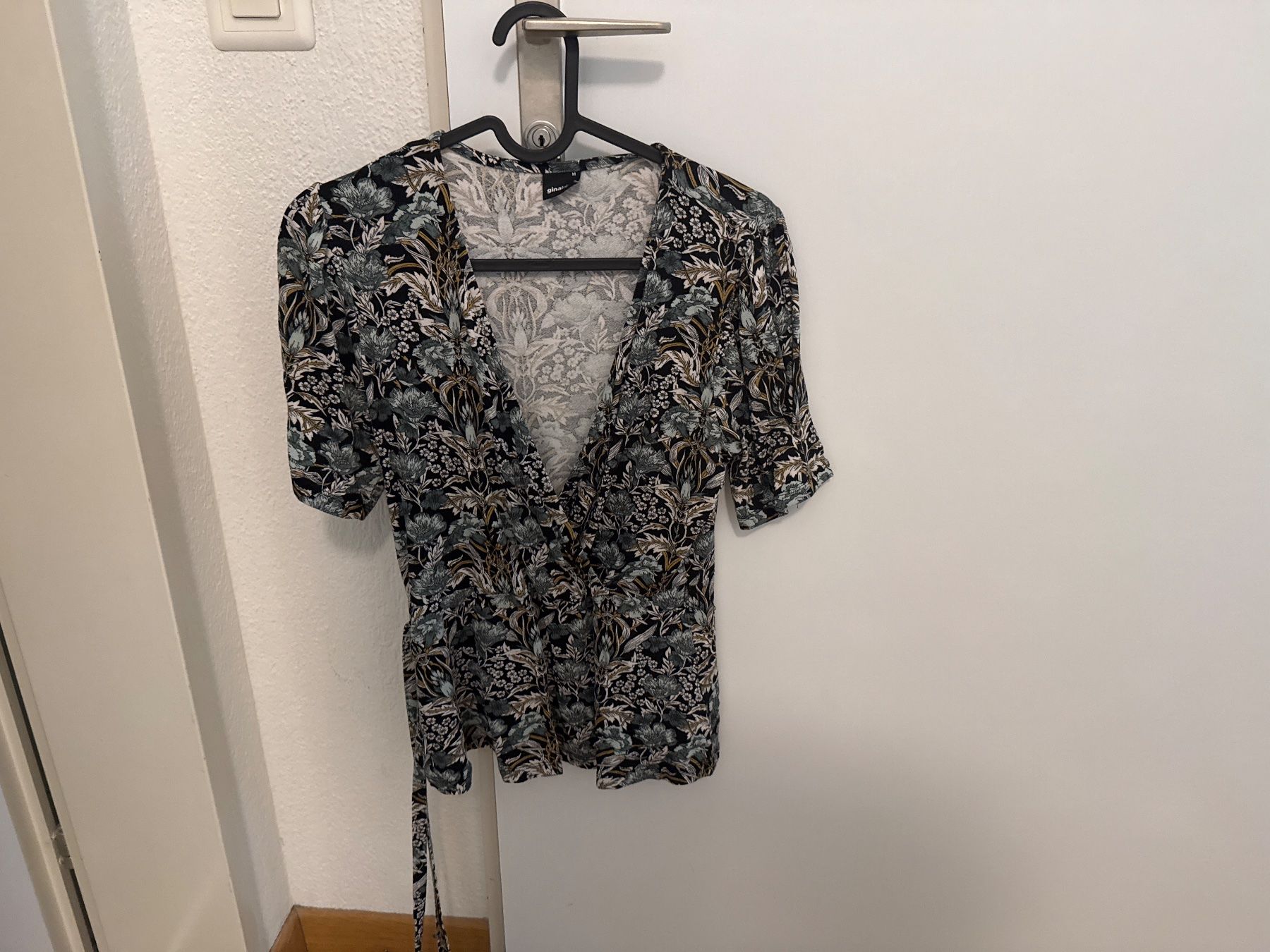 Camicette: Ginatricot Blusen-Shirt Gr. M – Usato da Pfäffikon SZ venduto da Melanie335 1