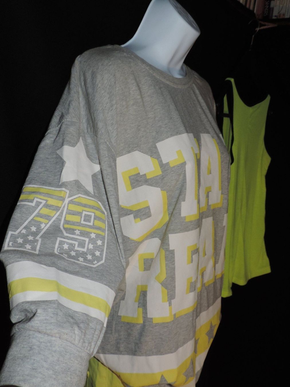 Kleiderpakete: 2 ensembles outwear jaune fluo – Gebraucht aus Genève von Axelle333 2