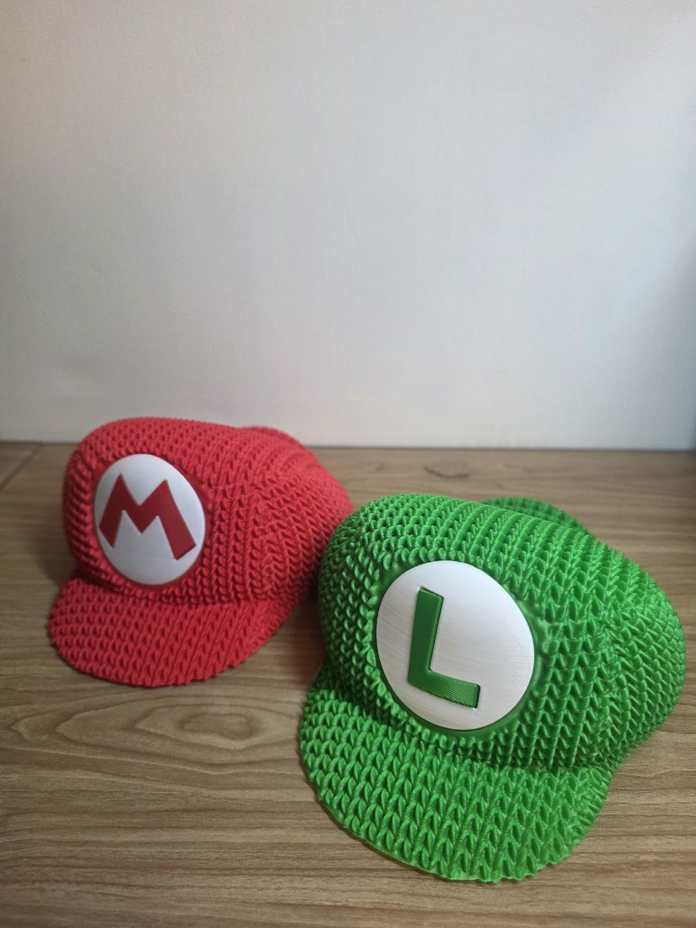 Tutte le decorazioni: Cappellini Super Mario & Luigi stampati in 3D – Nuovo (secondo la descrizione) da Figino venduto da dif_2gsf